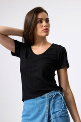 Jadea 4761 t-shirt in viscosa a costine e scollo a v colore nero 