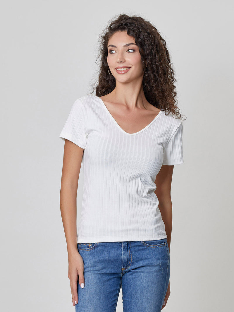 Jadea 4761 t-shirt in viscosa a costine e scollo a v colore seta 