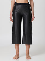 Jadea 4872 pantalone capri in similpelle gamba ampia nero 
