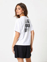 T-shirt oversize con scritte
