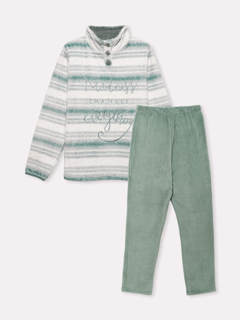 Jadea 5247 pigiama lungo Coral Fleece con ricamo colore salvia serie Aurora 
