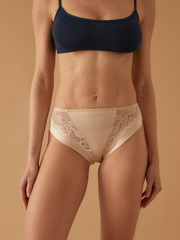 Modal cotton briefs and lace inserts